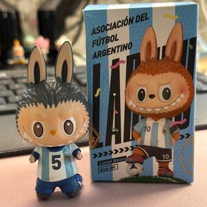 Argentinian Fútbol Pop Mart Labubu- #5 Leandro Paredes Celebration